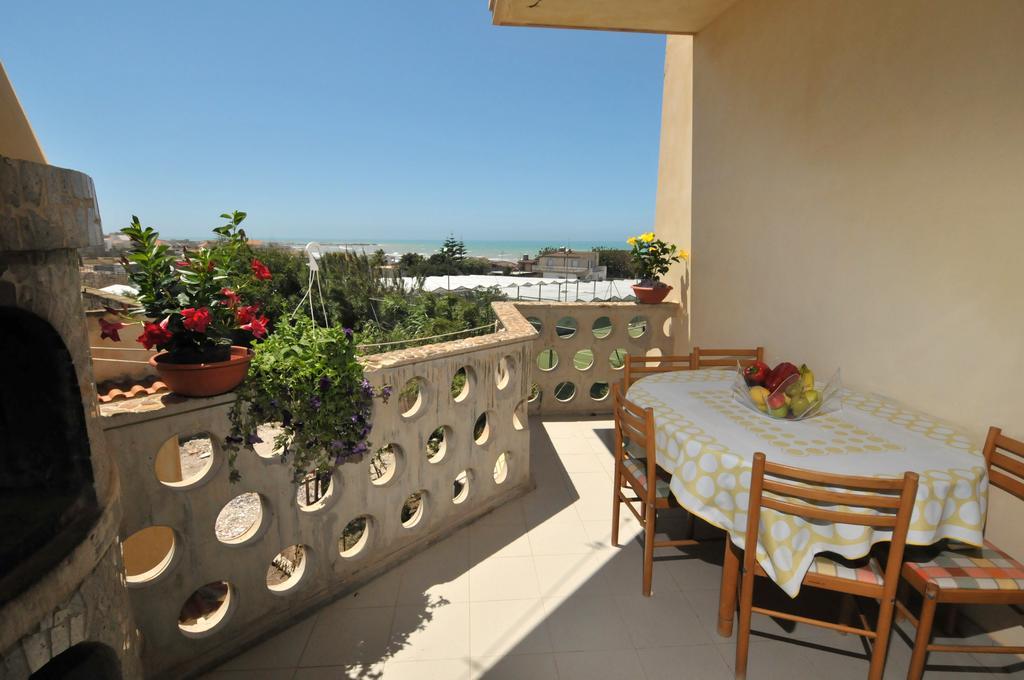 Residence Sicilia Mare- Casa Vacanza Scoglitti Exterior foto